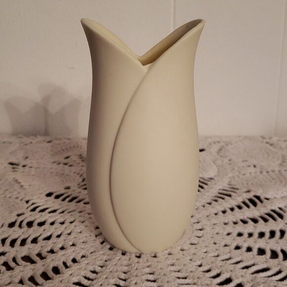Lovely Vintage Jamestown China Tea Rose Ceramic Vase - Picture 3 of 7